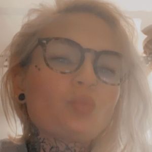 Meet your Posher, Pamela